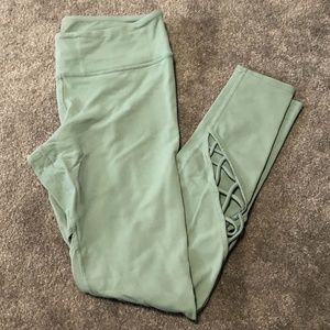 Alo yoga cut-out leggings